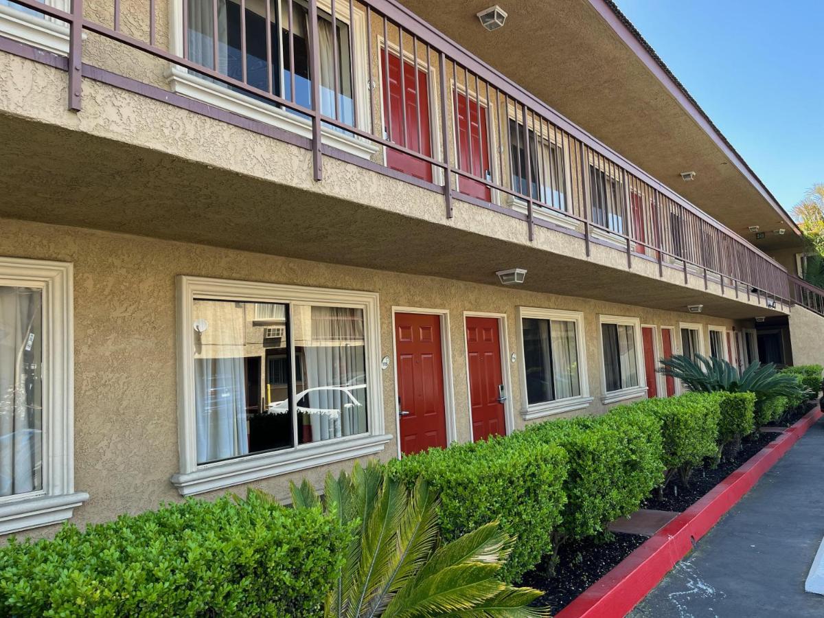 Rivera Inn&Suites Motel Pico Rivera Exterior foto